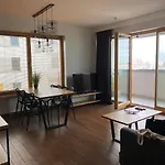 Rzekotka Zielona Dereniowa 60 アパート ワルシャワ